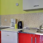 Schoene Nur 500 Meter Bis Zum Kieselstrand Mit Grossem Pool, Kueche, Klima, Wlan, Balkon, Grill * Ližnjan