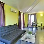 Schoene Nur 500 Meter Bis Zum Kieselstrand Mit Grossem Pool, Kueche, Klima, Wlan, Balkon, Grill Apartmán Ližnjan