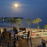 Schoene Nur 500 Meter Bis Zum Kieselstrand Mit Grossem Pool, Kueche, Klima, Wlan, Balkon, Grill * Ližnjan